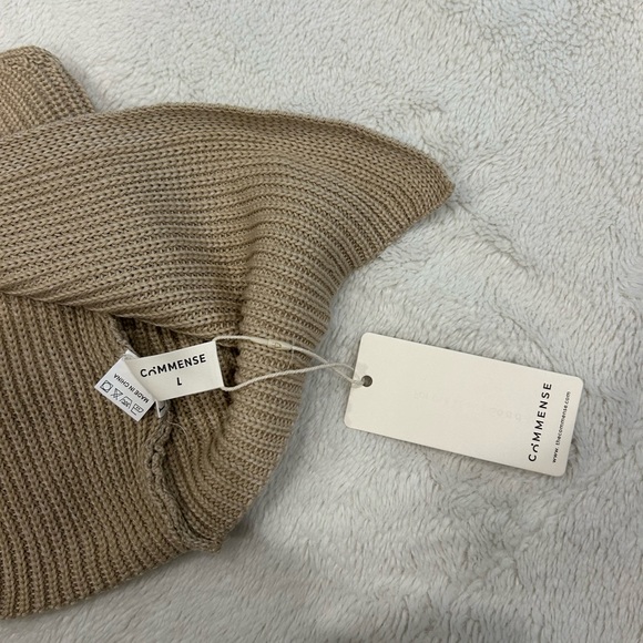 Classic hook and eye knit vest - Picture 6 of 7